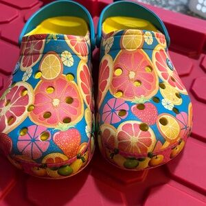 CROCS Vibrant Fruit Pattern HARD TO FIND
